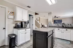 6425 Meadow Way Ln, Fort Worth, TX 76179 - Photo 5