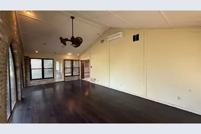 3309 Hollow Creek Road, Arlington, TX 76001 - Photo 9