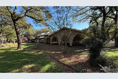 3309 Hollow Creek Road, Arlington, TX 76001 - Photo 7