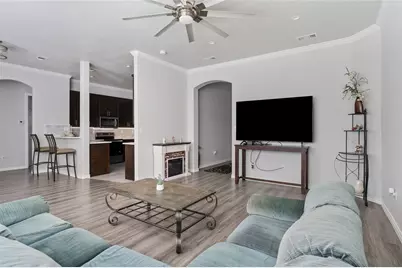 808 E 6th Street, Bonham, TX 75418 - Photo 3