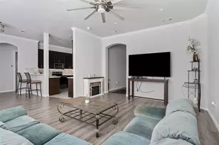 808 E 6th St, Bonham, TX 75418 - Photo 3