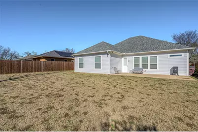 808 E 6th Street, Bonham, TX 75418 - Photo 31