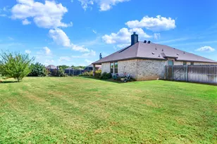 2112 Hill Crest Ct, Weatherford, TX 76086 - Photo 17