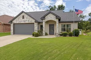 1401 Lauren Ln, Granbury, TX 76048 - Photo 1