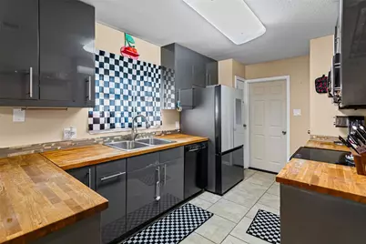 1429 W Torrey Street, Granbury, TX 76048 - Photo 11