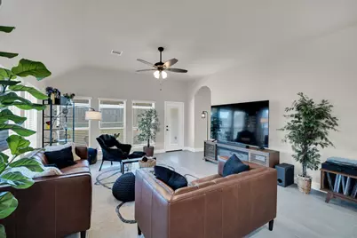 208 Claywood Drive, Glenn Heights, TX 75154 - Photo 7