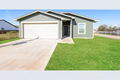 1720 E 10th Avenue, Corsicana, TX 75110 - Photo 1