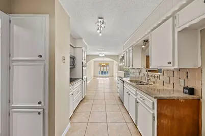 7258 Brentwood Stair Road, Fort Worth, TX 76112 - Photo 5