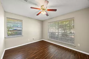 7258 Brentwood Stair Rd, Fort Worth, TX 76112 - Photo 15