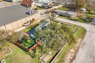 112 S Evans St, Boyd, TX 76023 - Photo 31