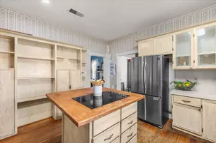112 S Evans St, Boyd, TX 76023 - Photo 19