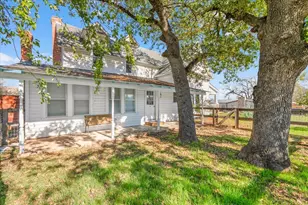 112 S Evans St, Boyd, TX 76023 - Photo 31