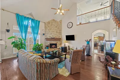 305 Fountain Creek Court, Ovilla, TX 75154 - Photo 3
