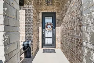 1019 Anna Cir, Granbury, TX 76048 - Photo 3