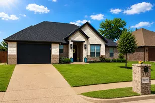 1019 Anna Cir, Granbury, TX 76048 - Photo 1