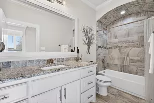 1019 Anna Cir, Granbury, TX 76048 - Photo 5