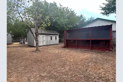 814 W Bridge Street, Granbury, TX 76048 - Photo 13