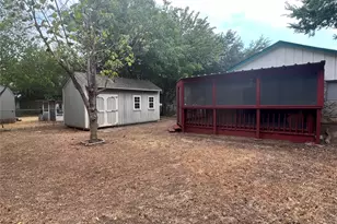 814 W Bridge St, Granbury, TX 76048 - Photo 13