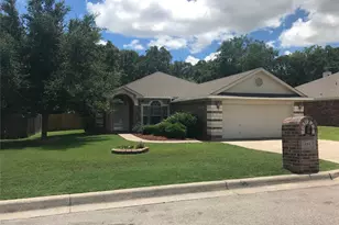 521 Sweetwater Dr, Weatherford, TX 76085 - Photo 1