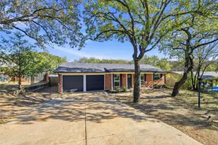 7024 Crabtree Ln, North Richland Hills, TX 76182 - Photo 3