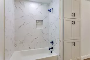 1024 W Apache Trail, Granbury, TX 76048 - Photo 15