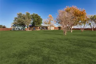 1024 W Apache Trail, Granbury, TX 76048 - Photo 3