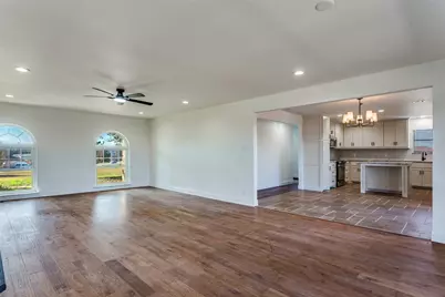 1024 W Apache Trail, Granbury, TX 76048 - Photo 15