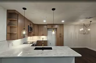 1001 E Star St, Gainesville, TX 76240 - Photo 3