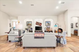 8309 Ashbriar Ln, Fort Worth, TX 76126 - Photo 7