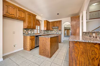 2727 Gillespie Court, Grand Prairie, TX 75052 - Photo 7