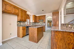 2727 Gillespie Ct, Grand Prairie, TX 75052 - Photo 7