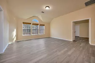 2727 Gillespie Ct, Grand Prairie, TX 75052 - Photo 31