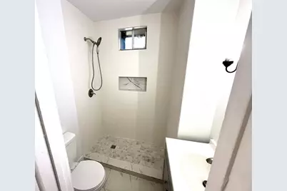 918 W 8th #2, Dallas, TX 75208 - Photo 7