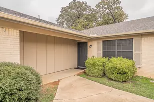 512 Billie Ruth Ln, Hurst, TX 76053 - Photo 11