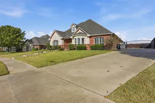 2219 Nottaway Dr, Cleburne, TX 76033 - Photo 3