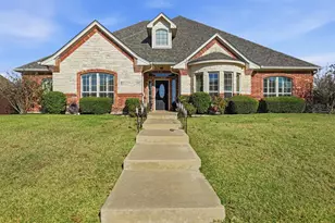 2219 Nottaway Dr, Cleburne, TX 76033 - Photo 1