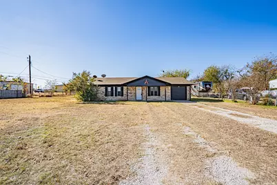 2015 Wood Court, Granbury, TX 76048 - Photo 3