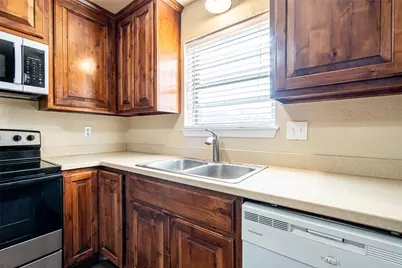 2015 Wood Court, Granbury, TX 76048 - Photo 13