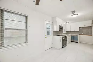 10042 Brockbank Dr, Dallas, TX 75229 - Photo 7