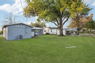 10042 Brockbank Dr, Dallas, TX 75229 - Photo 15