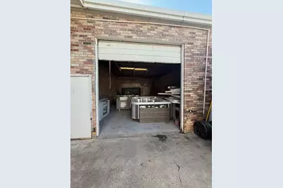 11512 S Blossom Circle, Balch Springs, TX 75180 - Photo 9