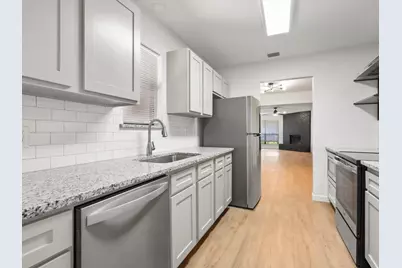 1117 S Rusk Street #1117, Weatherford, TX 76086 - Photo 9