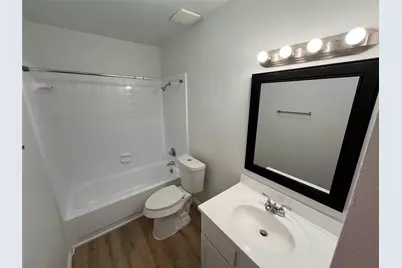 2133 Quail Hollow Drive, Grand Prairie, TX 75051 - Photo 13