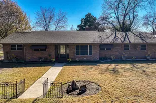 3706 Red Bud Dr, Weatherford, TX 76087 - Photo 3