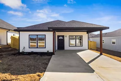 303 Paschall Boulevard, Mabank, TX 75147 - Photo 1