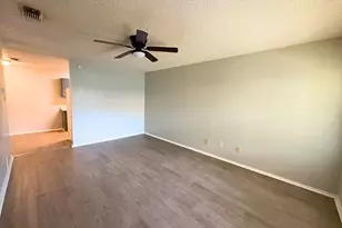219 Fry St, Denton, TX 76201 - Photo 3