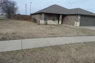 3723 Brookstone Dr, Sherman, TX 75092 - Photo 3
