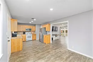 2215 13th St, Brownwood, TX 76801 - Photo 7