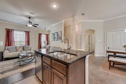 5007 Venecia Way, Grand Prairie, TX 75052 - Photo 9