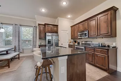 5007 Venecia Way, Grand Prairie, TX 75052 - Photo 7